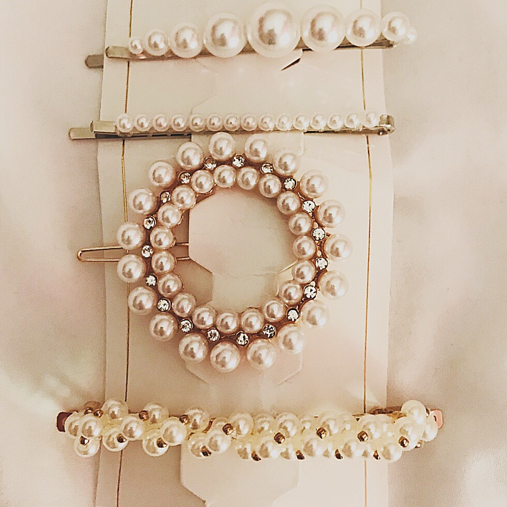 4 PIECE HAIR CLIPS